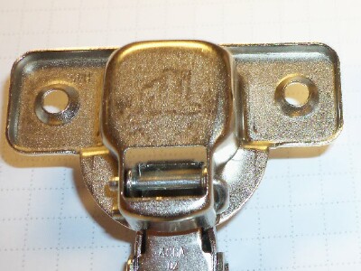 Picture of screw-on type hinge, back side